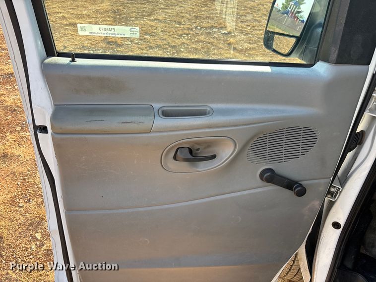 image for item EM5070 2006 Ford Econoline van