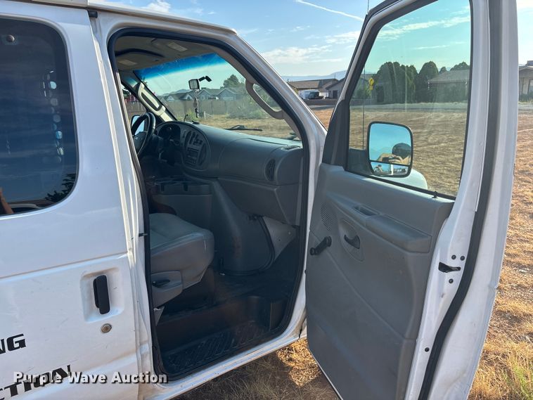 image for item EM5070 2006 Ford Econoline van