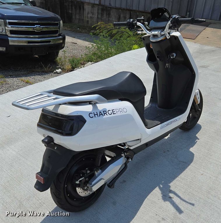 image for item EN5507 2019 Hixon Chargepro electric scooter