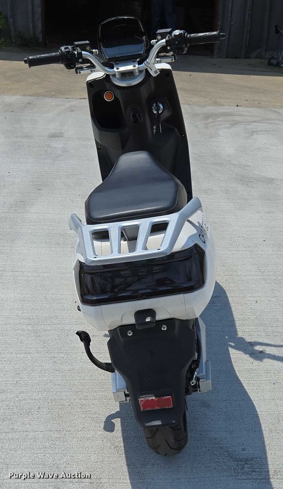 image for item EN5507 2019 Hixon Chargepro electric scooter