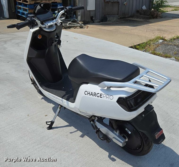 image for item EN5507 2019 Hixon Chargepro electric scooter
