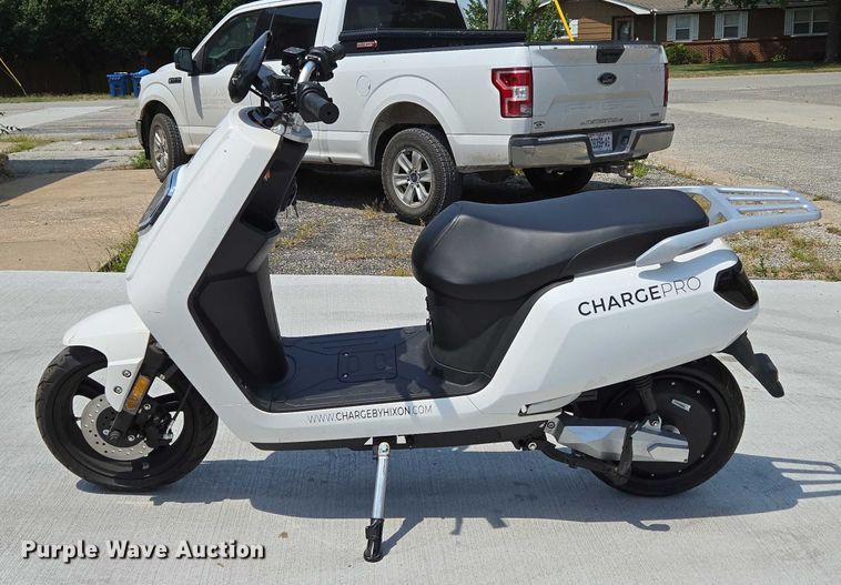 image for item EN5507 2019 Hixon Chargepro electric scooter
