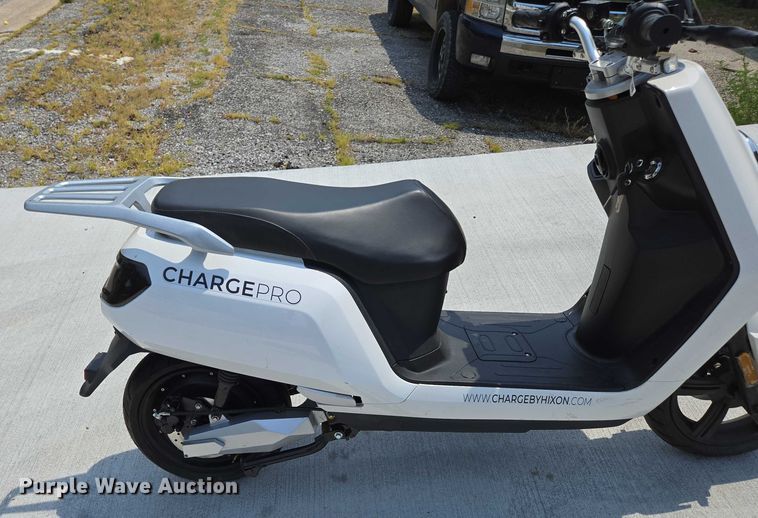 image for item EN5507 2019 Hixon Chargepro electric scooter