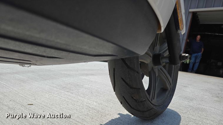 image for item EN5507 2019 Hixon Chargepro electric scooter