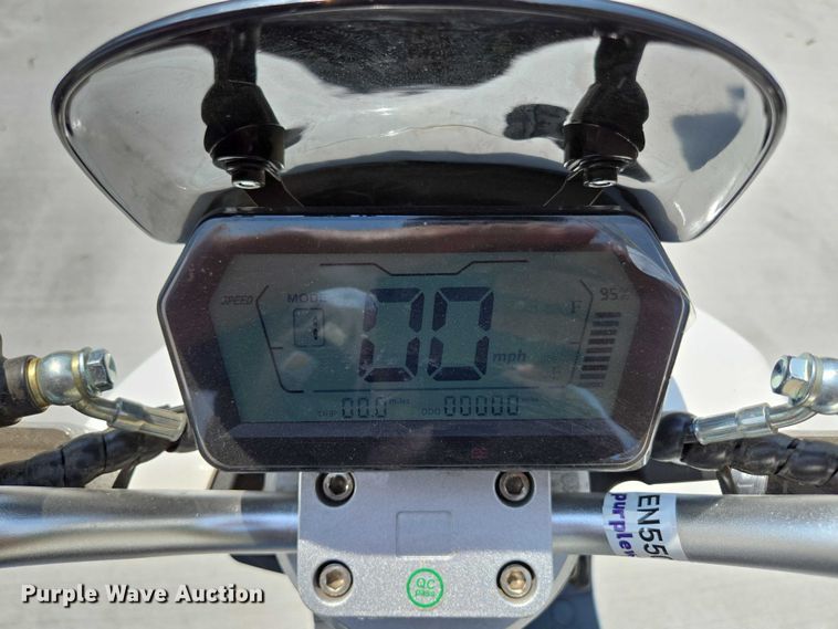 image for item EN5507 2019 Hixon Chargepro electric scooter