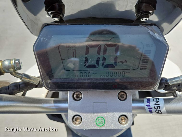 image for item EN5507 2019 Hixon Chargepro electric scooter