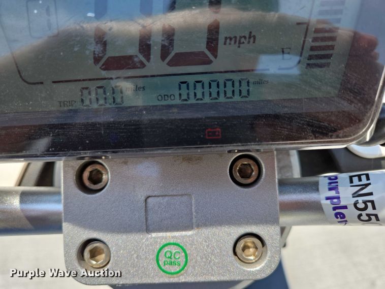 image for item EN5507 2019 Hixon Chargepro electric scooter