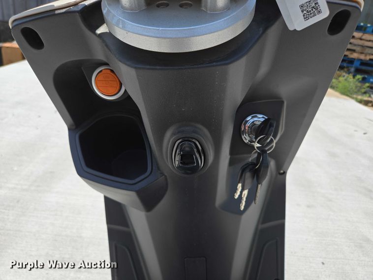 image for item EN5507 2019 Hixon Chargepro electric scooter