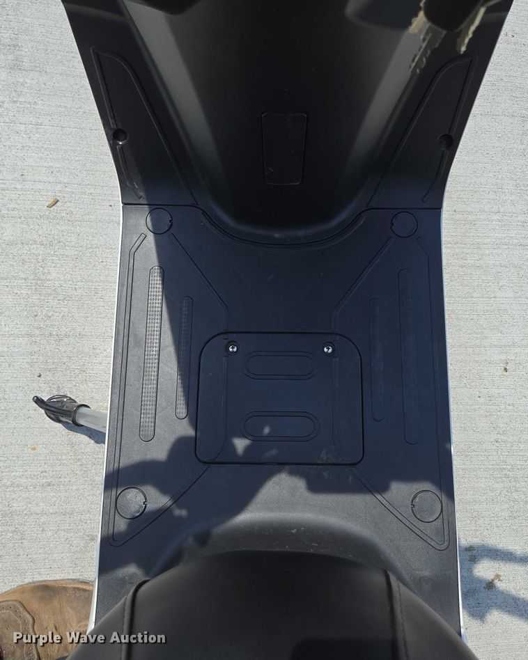 image for item EN5507 2019 Hixon Chargepro electric scooter