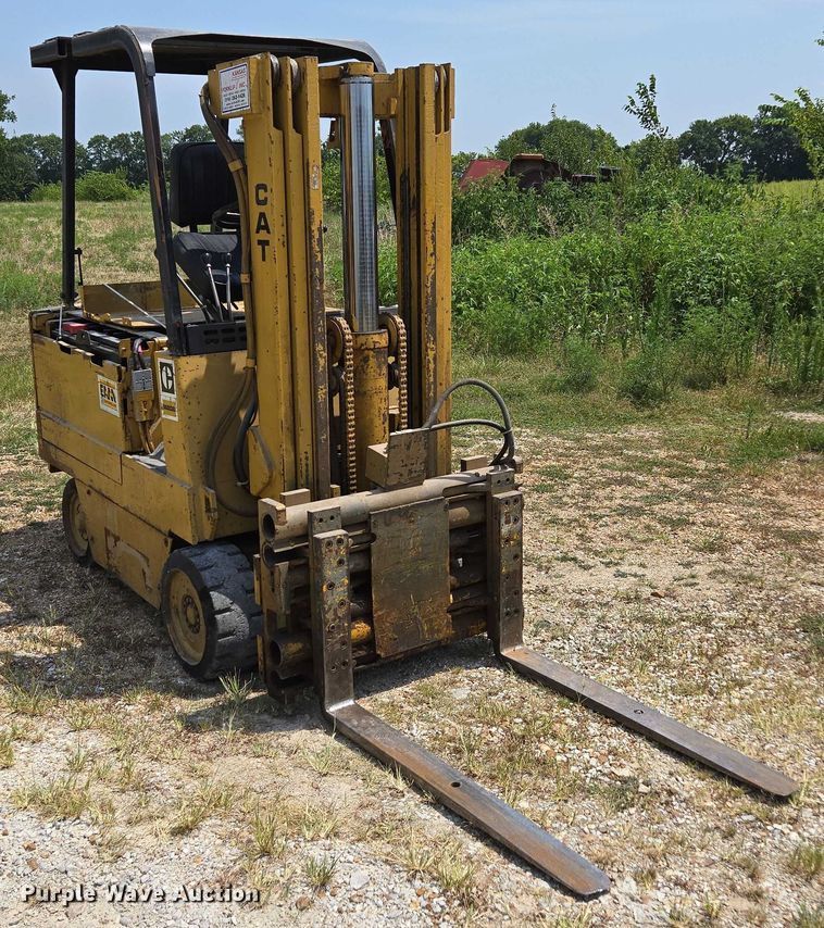 MONTACARGAS ELéCTRICO CATERPILLAR M50B
