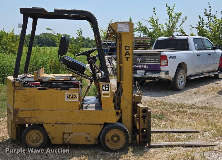 MONTACARGAS ELéCTRICO CATERPILLAR M50B