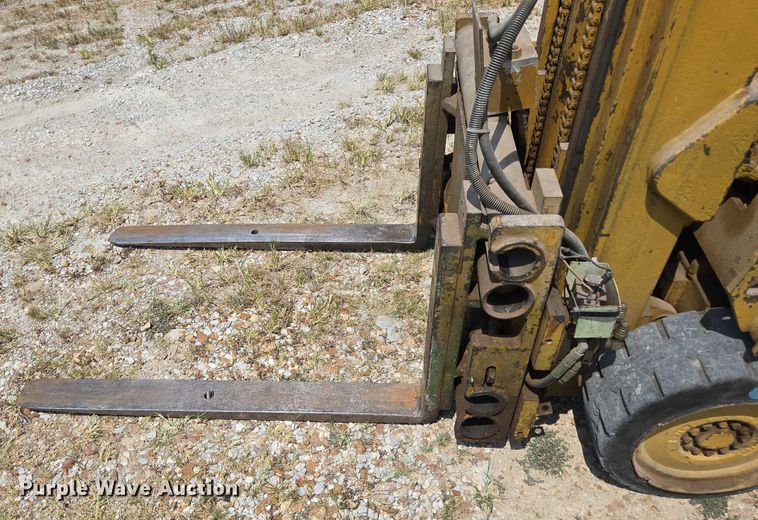 image for item EN5509 Caterpillar M50B forklift