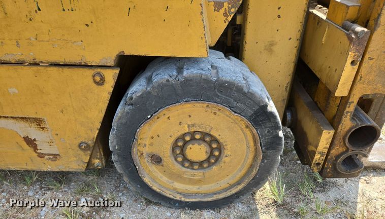 image for item EN5509 Caterpillar M50B forklift