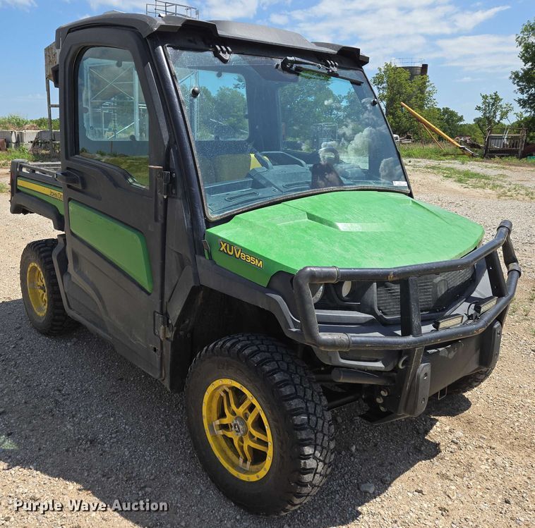image for item EN8310 2018 John Deere XUV 835M utility vehicle
