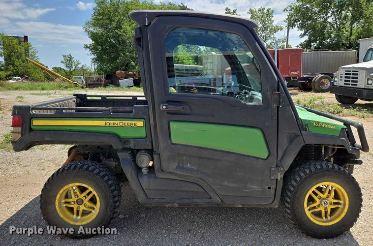 image for item EN8310 2018 John Deere XUV 835M utility vehicle