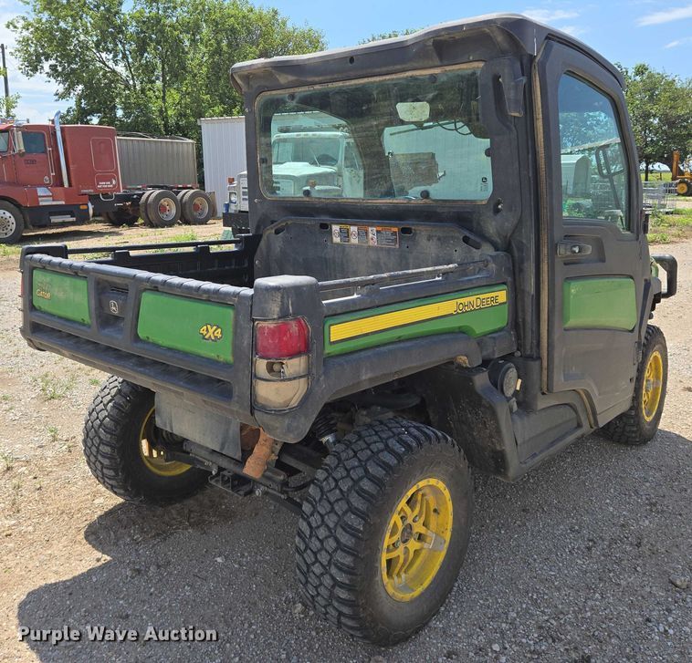 image for item EN8310 2018 John Deere XUV 835M utility vehicle