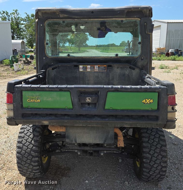 image for item EN8310 2018 John Deere XUV 835M utility vehicle