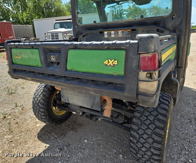 image for item EN8310 2018 John Deere XUV 835M utility vehicle