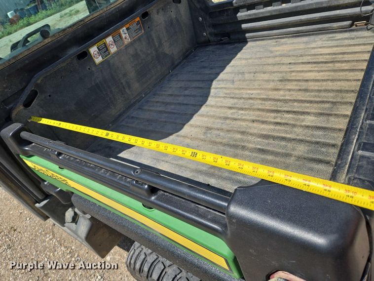 image for item EN8310 2018 John Deere XUV 835M utility vehicle