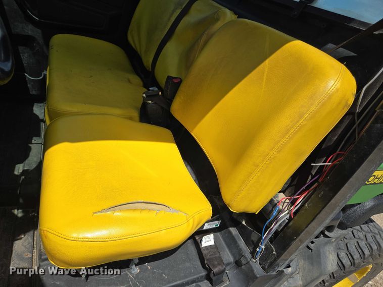 image for item EN8310 2018 John Deere XUV 835M utility vehicle