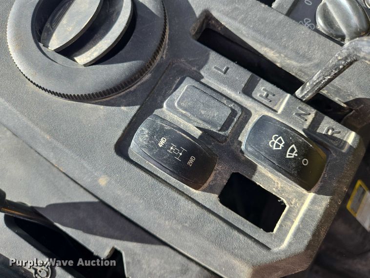 image for item EN8310 2018 John Deere XUV 835M utility vehicle