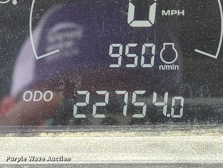 image for item EN8310 2018 John Deere XUV 835M utility vehicle