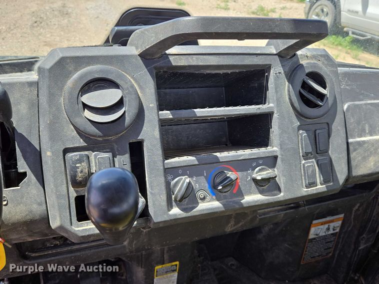 image for item EN8310 2018 John Deere XUV 835M utility vehicle