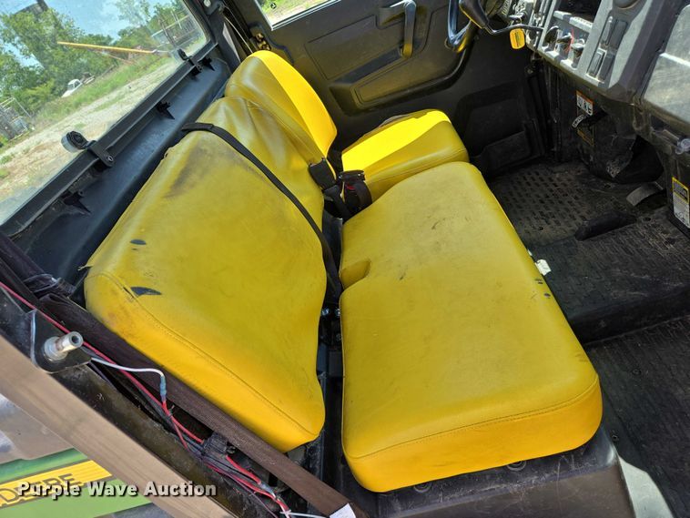 image for item EN8310 2018 John Deere XUV 835M utility vehicle