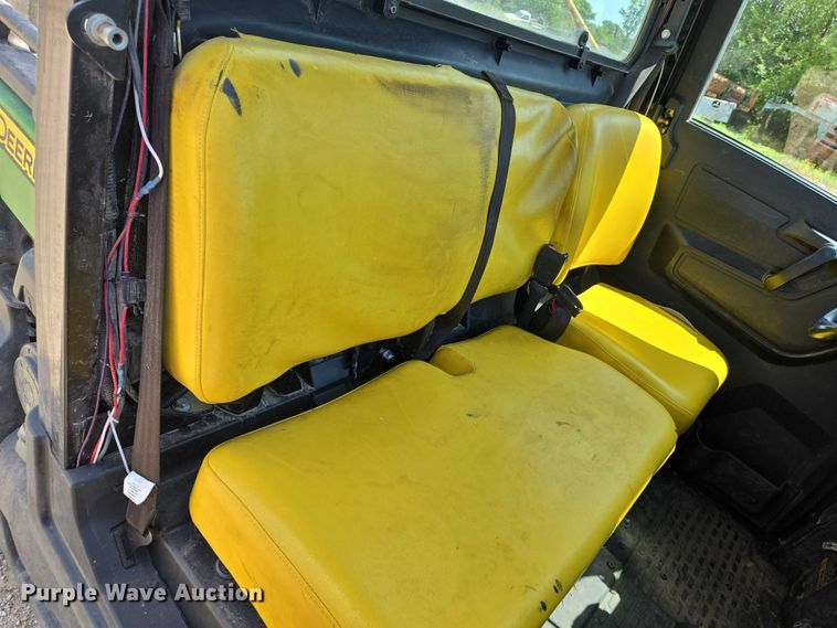 image for item EN8310 2018 John Deere XUV 835M utility vehicle