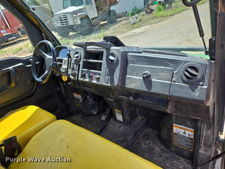 image for item EN8310 2018 John Deere XUV 835M utility vehicle