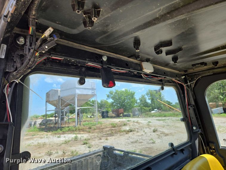 image for item EN8310 2018 John Deere XUV 835M utility vehicle