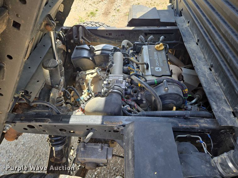 image for item EN8310 2018 John Deere XUV 835M utility vehicle