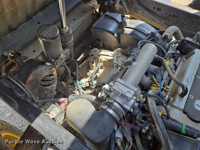 image for item EN8310 2018 John Deere XUV 835M utility vehicle