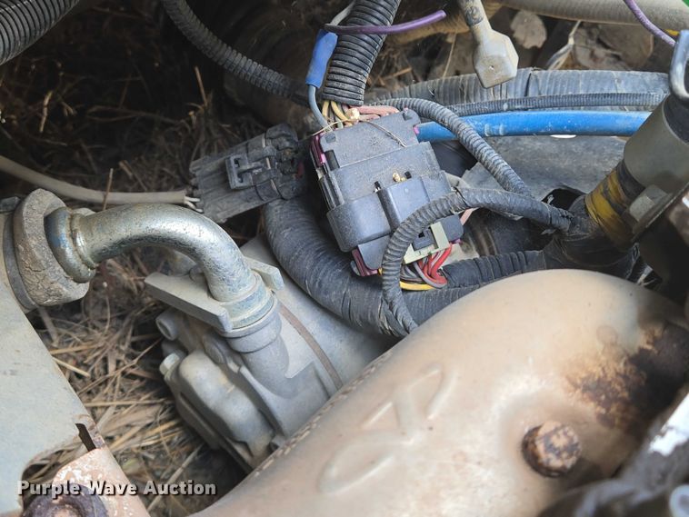 image for item EN8310 2018 John Deere XUV 835M utility vehicle