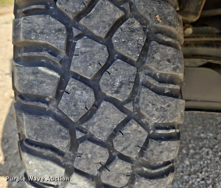 image for item EN8310 2018 John Deere XUV 835M utility vehicle