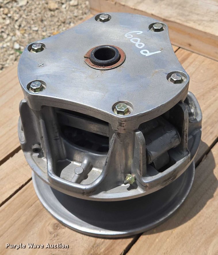 image for item EN8310 2018 John Deere XUV 835M utility vehicle