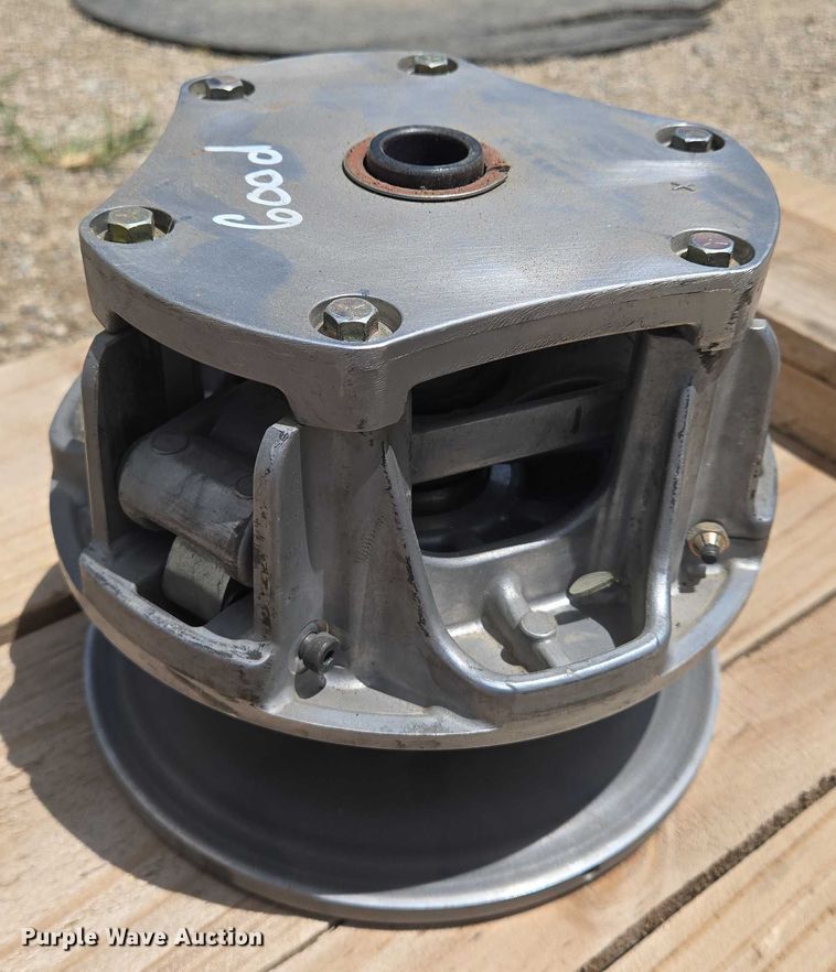 image for item EN8310 2018 John Deere XUV 835M utility vehicle