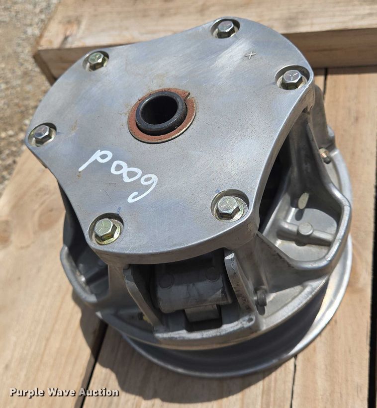 image for item EN8310 2018 John Deere XUV 835M utility vehicle