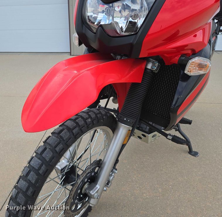 image for item EN8373 2009 Kawasaki KLR650 motorcycle