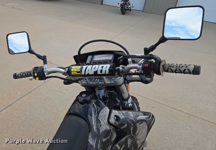 image for item EN8374 2009 Suzuki DR-Z400S motorcycle