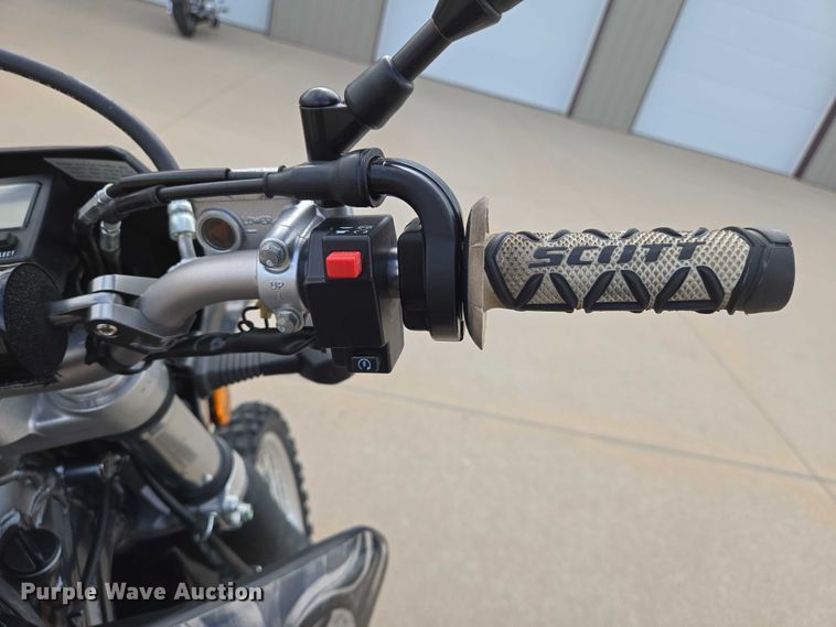 image for item EN8374 2009 Suzuki DR-Z400S motorcycle