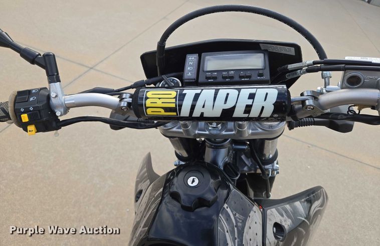 image for item EN8374 2009 Suzuki DR-Z400S motorcycle