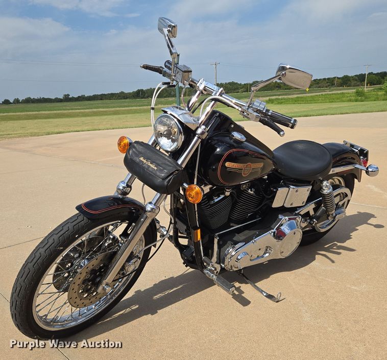 image for item EN8376 1993 Harley-Davidson Dyna Low Rider motorcycle