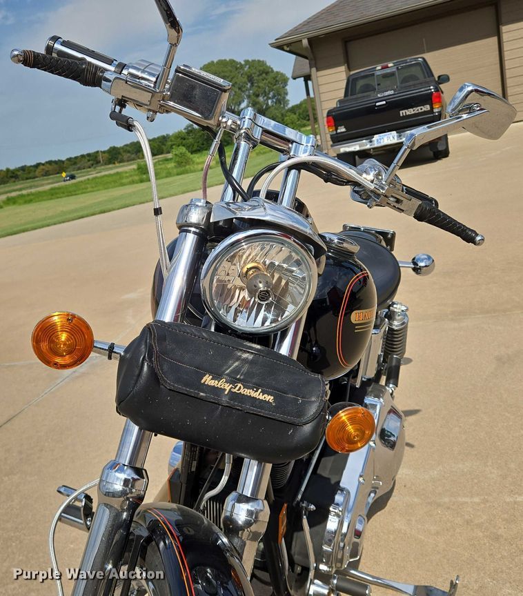 image for item EN8376 1993 Harley-Davidson Dyna Low Rider motorcycle