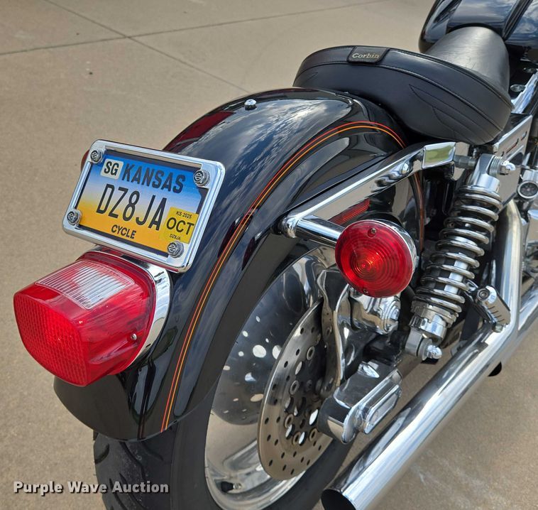 image for item EN8376 1993 Harley-Davidson Dyna Low Rider motorcycle