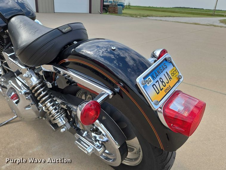 image for item EN8376 1993 Harley-Davidson Dyna Low Rider motorcycle