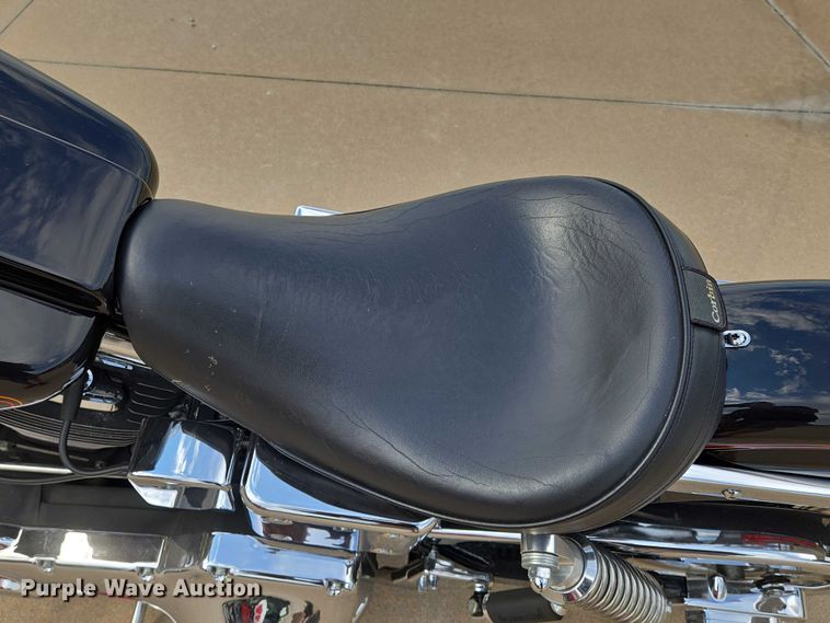 image for item EN8376 1993 Harley-Davidson Dyna Low Rider motorcycle