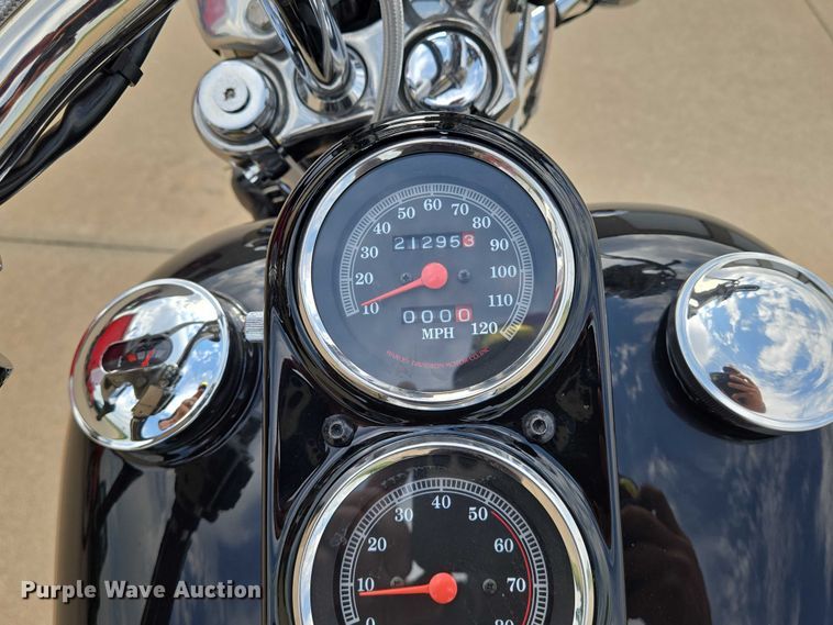 image for item EN8376 1993 Harley-Davidson Dyna Low Rider motorcycle