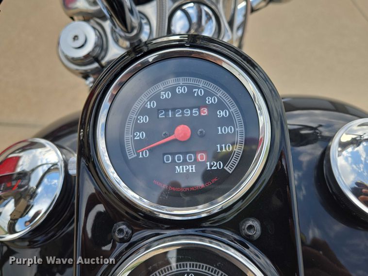 image for item EN8376 1993 Harley-Davidson Dyna Low Rider motorcycle