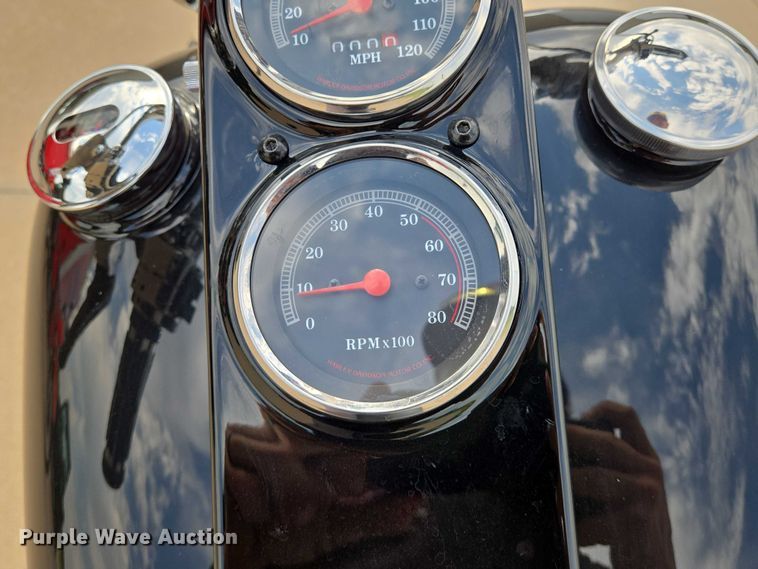 image for item EN8376 1993 Harley-Davidson Dyna Low Rider motorcycle